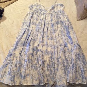 H&M blue & white porcelain print dress